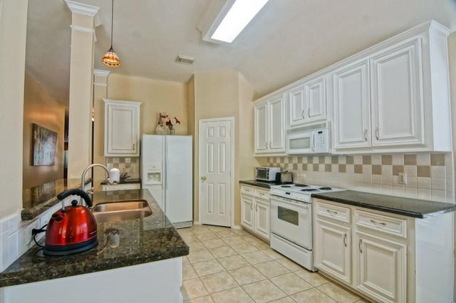 3819 Shady Breeze Dr, Houston, TX 77082