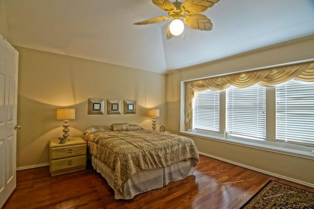 3819 Shady Breeze Dr, Houston, TX 77082