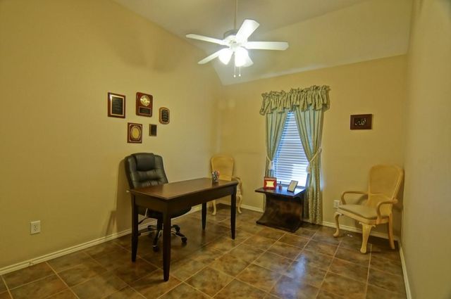 3819 Shady Breeze Dr, Houston, TX 77082