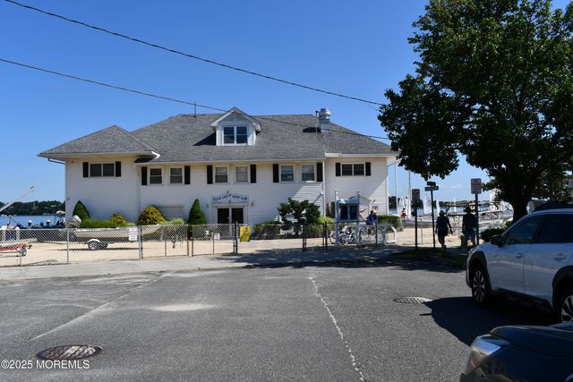 334 E Cape May Avenue, Ocean Gate, NJ 08740