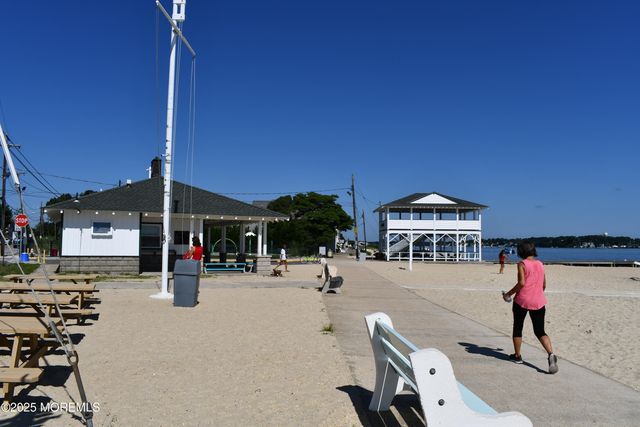 334 E Cape May Avenue, Ocean Gate, NJ 08740