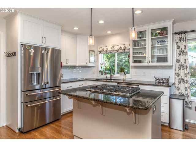 11801 Se SUNNY Way, Happy Valley, OR 97086