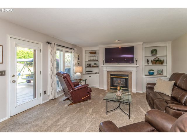 11801 Se SUNNY Way, Happy Valley, OR 97086