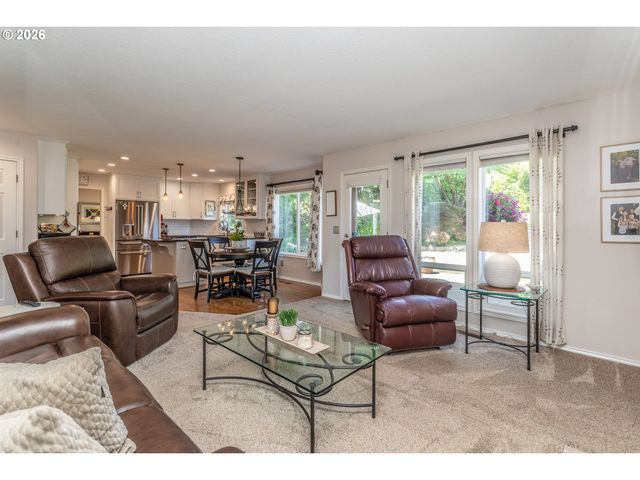 11801 Se SUNNY Way, Happy Valley, OR 97086