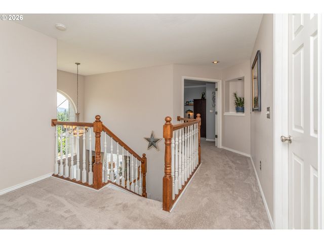 11801 Se SUNNY Way, Happy Valley, OR 97086