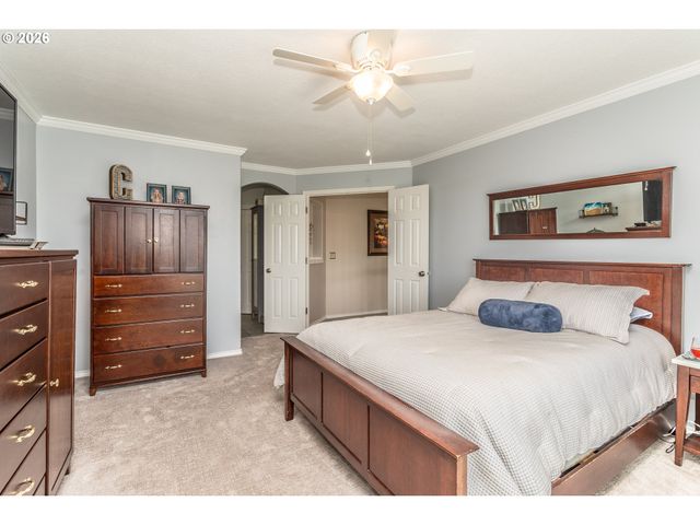 11801 Se SUNNY Way, Happy Valley, OR 97086