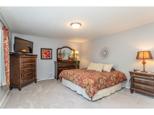 11801 Se SUNNY Way, Happy Valley, OR 97086