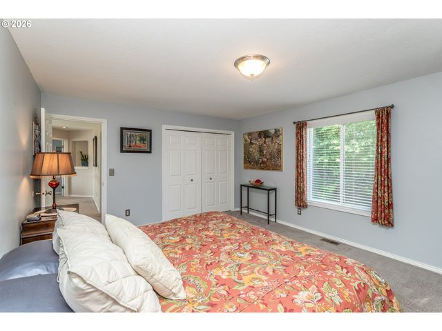 11801 Se SUNNY Way, Happy Valley, OR 97086