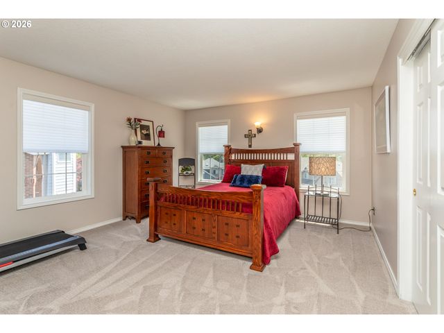 11801 Se SUNNY Way, Happy Valley, OR 97086