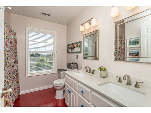 11801 Se SUNNY Way, Happy Valley, OR 97086