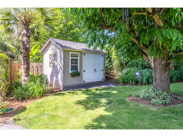 11801 Se SUNNY Way, Happy Valley, OR 97086