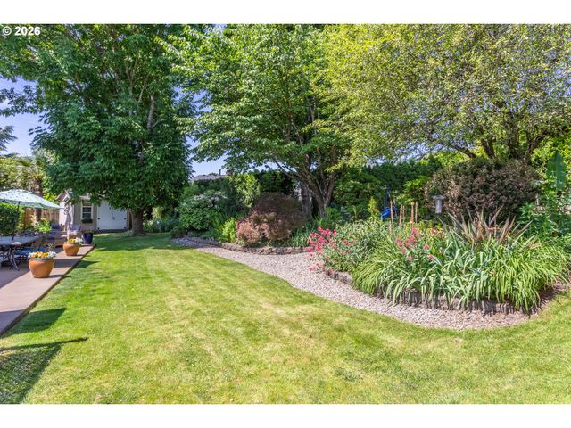 11801 Se SUNNY Way, Happy Valley, OR 97086
