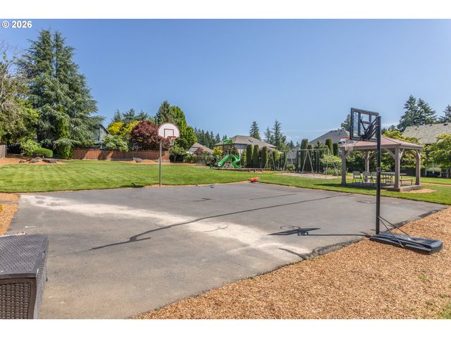 11801 Se SUNNY Way, Happy Valley, OR 97086