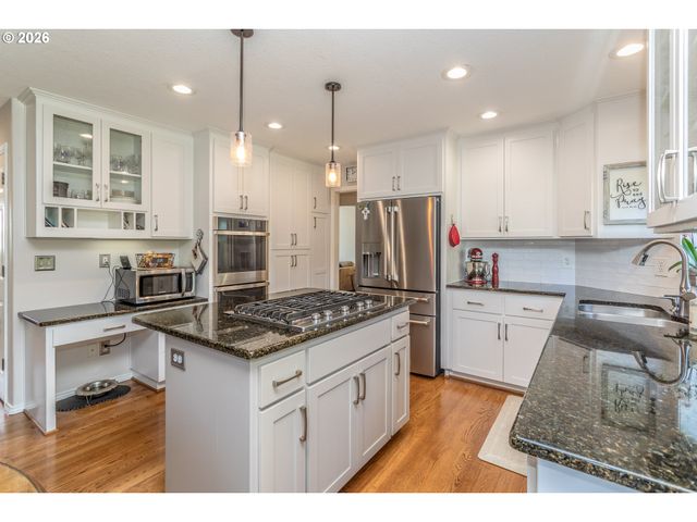 11801 Se SUNNY Way, Happy Valley, OR 97086