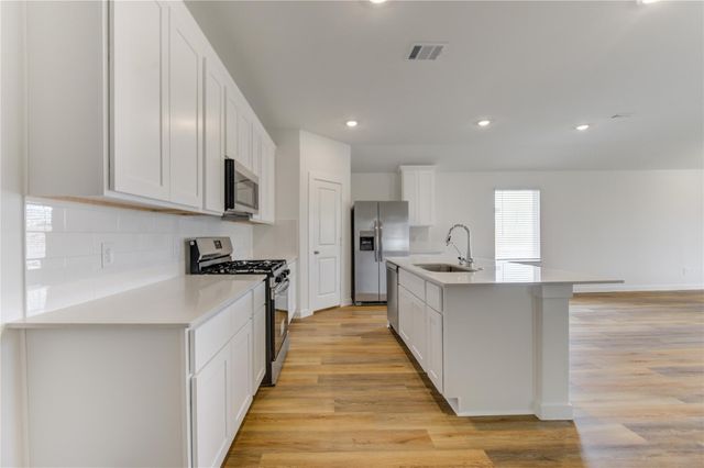 9027 Rose Water Trail, Iowa Colony, TX 77583