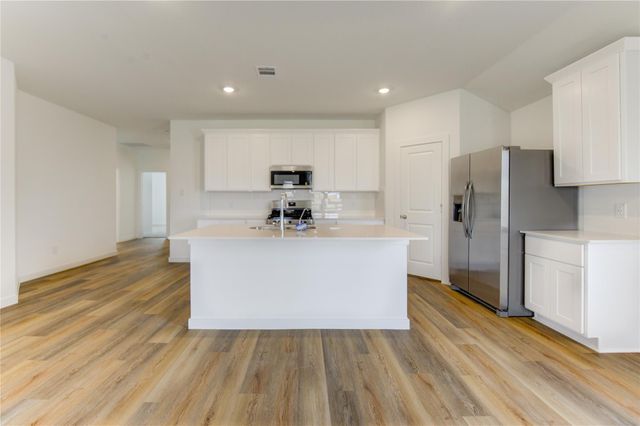 9027 Rose Water Trail, Iowa Colony, TX 77583