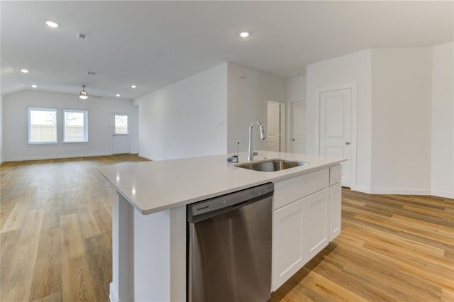 9027 Rose Water Trail, Iowa Colony, TX 77583