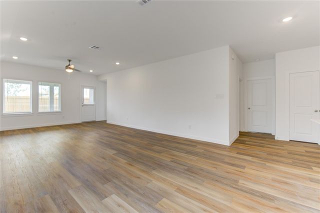 9027 Rose Water Trail, Iowa Colony, TX 77583