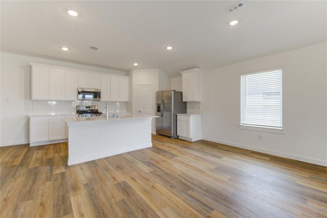 9027 Rose Water Trail, Iowa Colony, TX 77583