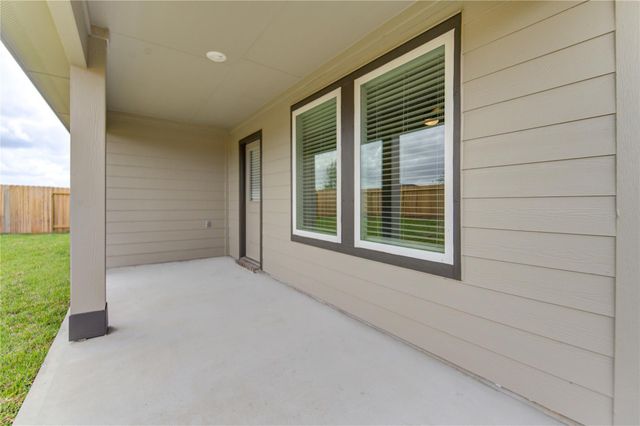 9027 Rose Water Trail, Iowa Colony, TX 77583