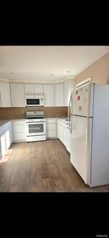 22521 Ira Boulevard, Warren, MI 48091