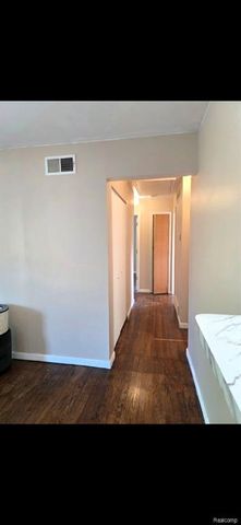 22521 Ira Boulevard, Warren, MI 48091