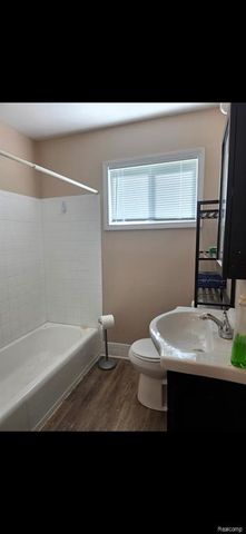 22521 Ira Boulevard, Warren, MI 48091