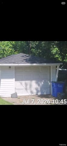 22521 Ira Boulevard, Warren, MI 48091