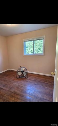 22521 Ira Boulevard, Warren, MI 48091