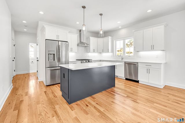 15 Hunting Ridge Road, Middlebury, CT 06762