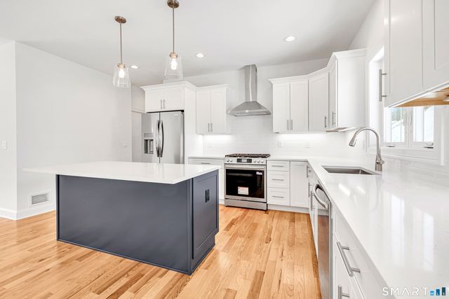 15 Hunting Ridge Road, Middlebury, CT 06762