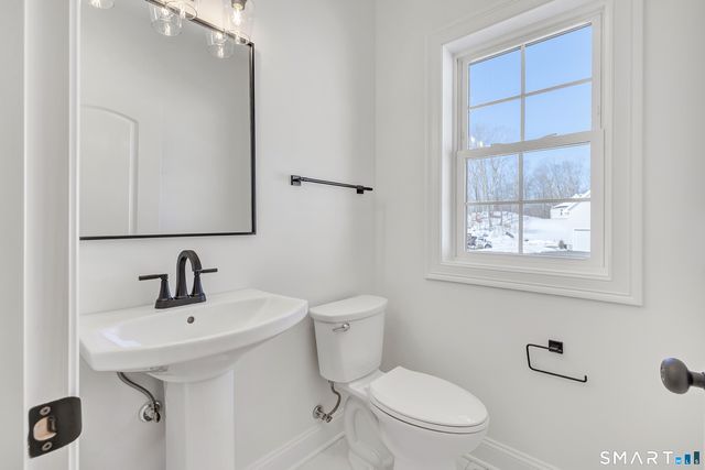 15 Hunting Ridge Road, Middlebury, CT 06762