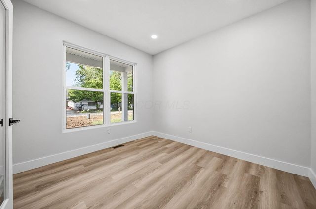 3733 Genessee Avenue, Columbus, OH 43219