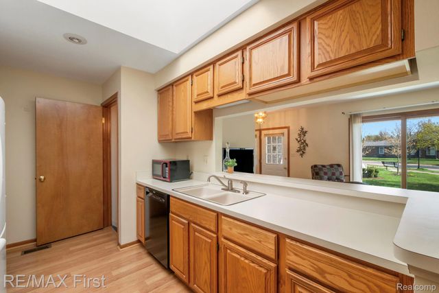 14685 Windmill Court 99, Shelby Charter Township, MI 48315