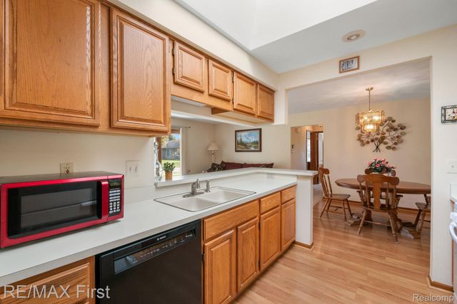 14685 Windmill Court 99, Shelby Charter Township, MI 48315