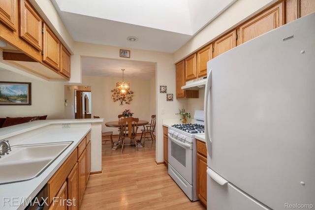 14685 Windmill Court 99, Shelby Charter Township, MI 48315