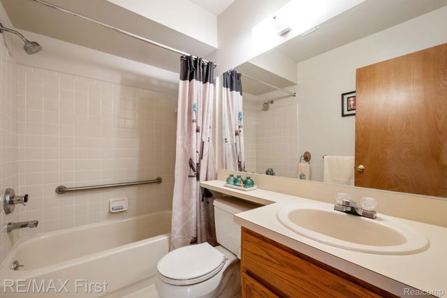 14685 Windmill Court 99, Shelby Charter Township, MI 48315