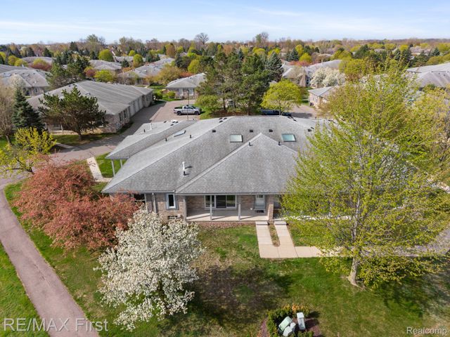14685 Windmill Court 99, Shelby Charter Township, MI 48315