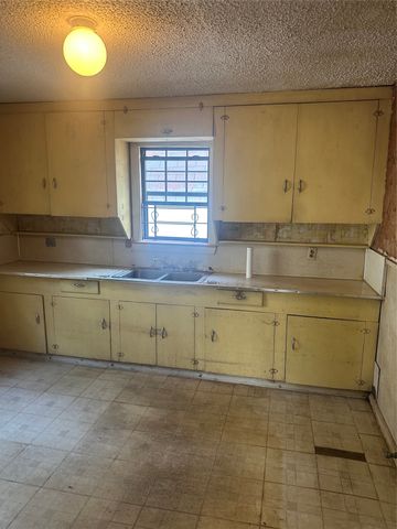5117 Cottey Street, Fort Worth, TX 76105