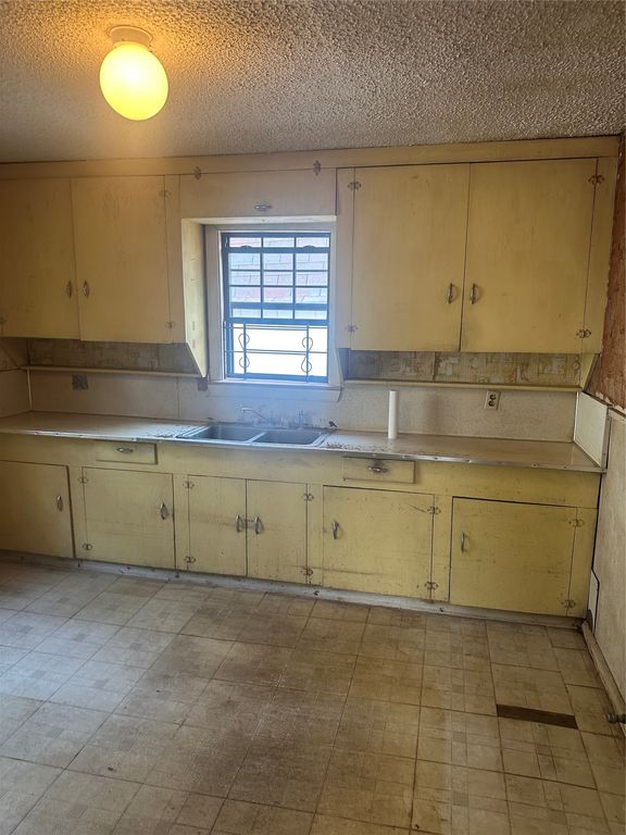 5117 Cottey Street, Fort Worth, TX 76105 — photo 2