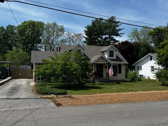 105 Wilson St, Cowan, TN 37318