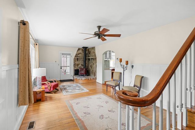 105 Wilson St, Cowan, TN 37318