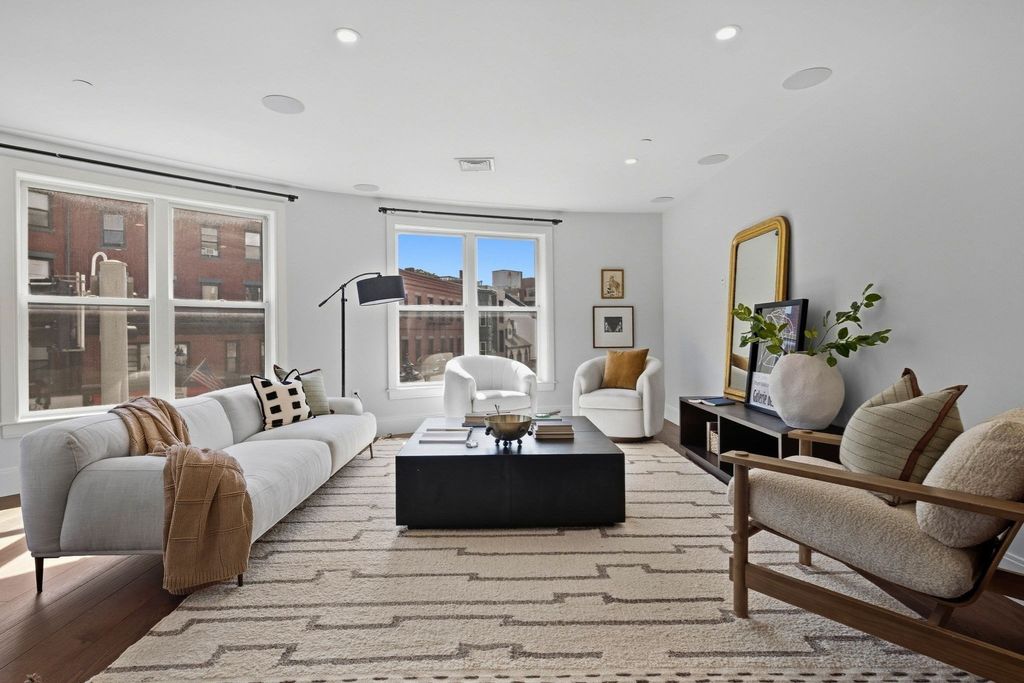 480 W Broadway 104, Boston, MA 02127
