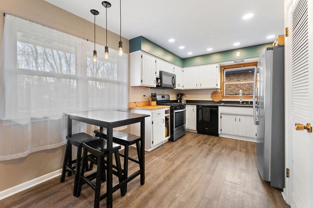 90 Alpine Lane, Crete, IL 60417