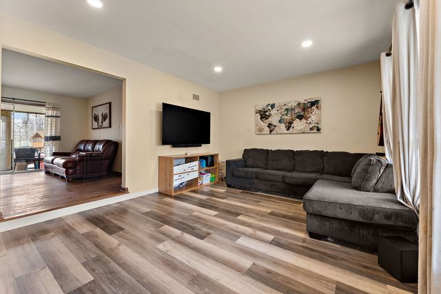 90 Alpine Lane, Crete, IL 60417