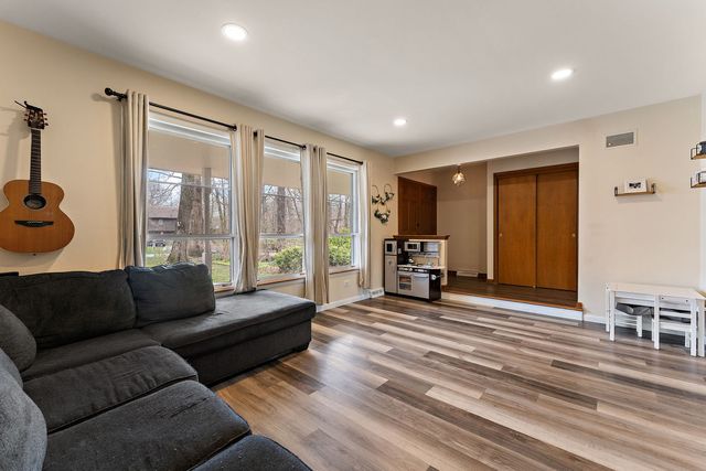 90 Alpine Lane, Crete, IL 60417