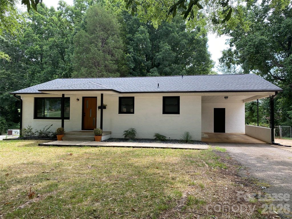 210 Park Road, Mount Holly, NC 28120