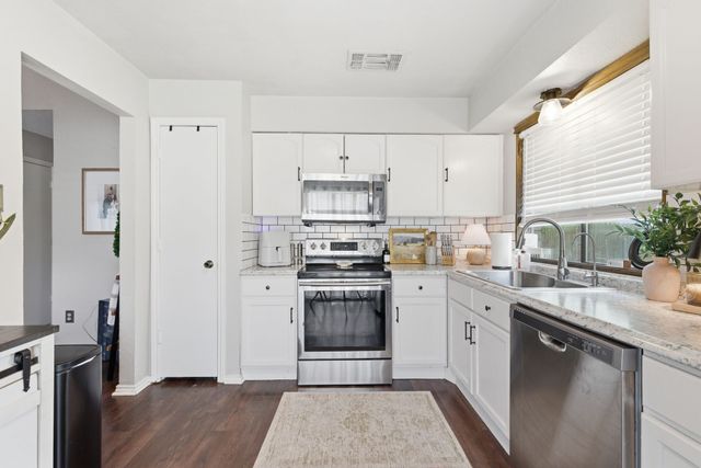 10618 Lone Pine Lane, Fort Worth, TX 76108