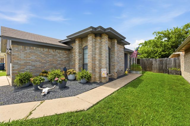 10618 Lone Pine Lane, Fort Worth, TX 76108