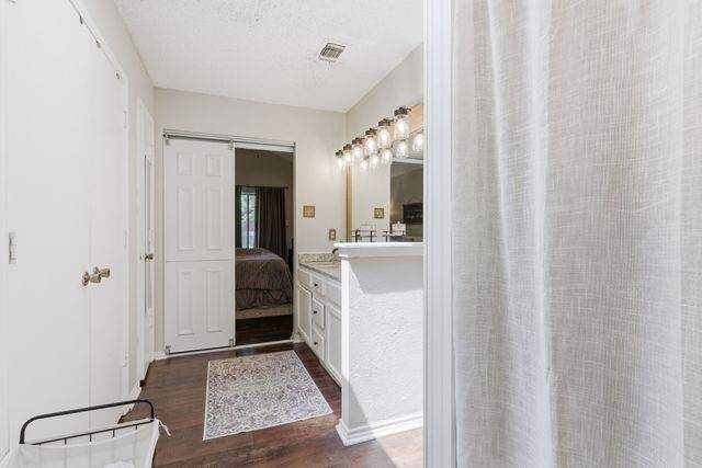 10618 Lone Pine Lane, Fort Worth, TX 76108